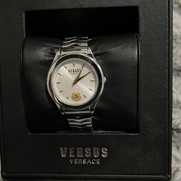 Versus Versace watch - Picture 3 of 7
